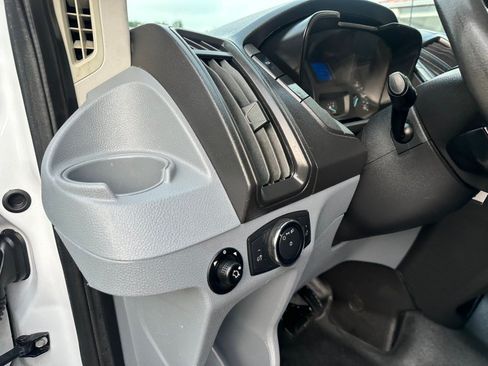 Used 2018 Ford Transit 250 130 Low Roof w/ Exterior Upgrade Package RWD image 17
