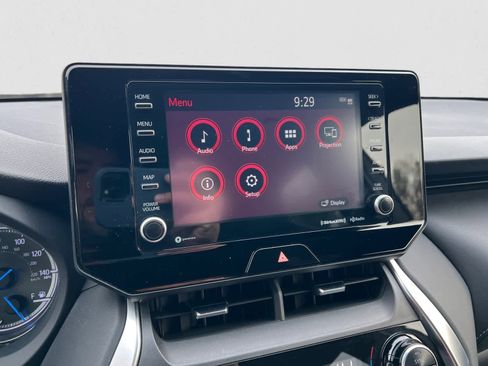 Used 2022 Toyota Venza XLE AWD/4WD image 18