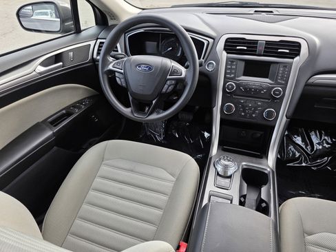 Used 2018 Ford Fusion S image 19