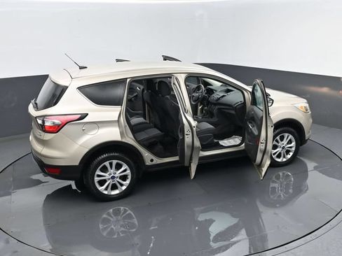 Used 2017 Ford Escape SE AWD/4WD image 25