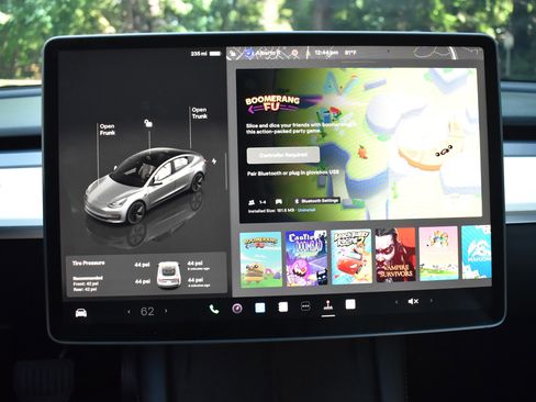 Used 2022 Tesla Model 3 Standard Range image 37