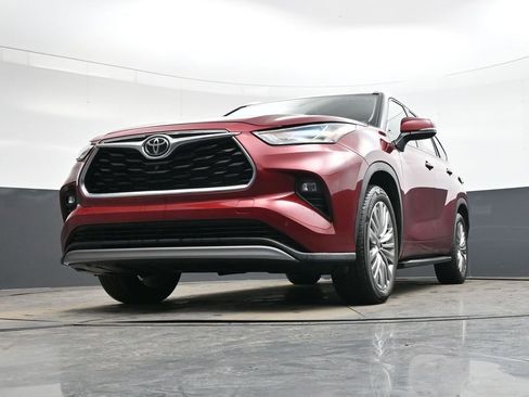 Used 2023 Toyota Highlander Platinum image 44