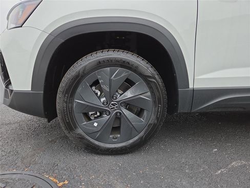 New 2026 Volkswagen Taos S FWD image 10