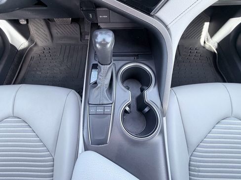 Used 2023 Toyota Camry SE image 19