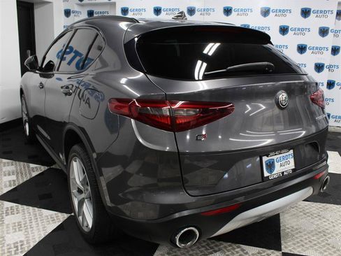 Used 2018 Alfa Romeo Stelvio Ti Sport AWD/4WD image 2