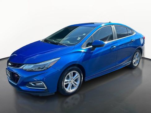 Used 2018 Chevrolet Cruze LT w/ LT True North Edition FWD image 7