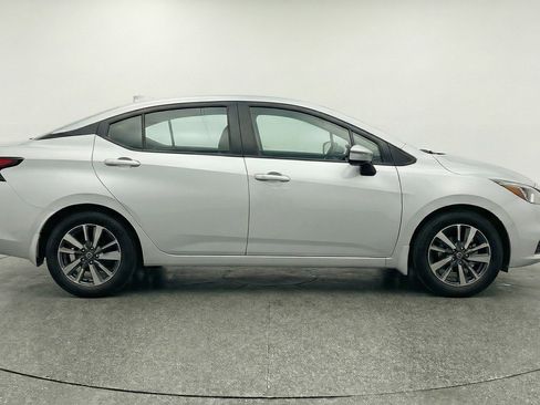Used 2025 Nissan Versa SV FWD image 11