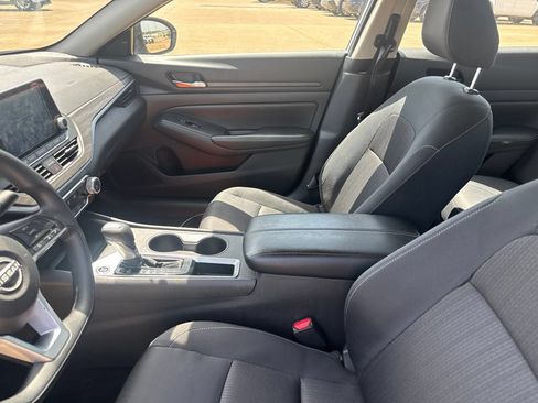 Certified 2025 Nissan Altima 2.5 SV FWD image 40