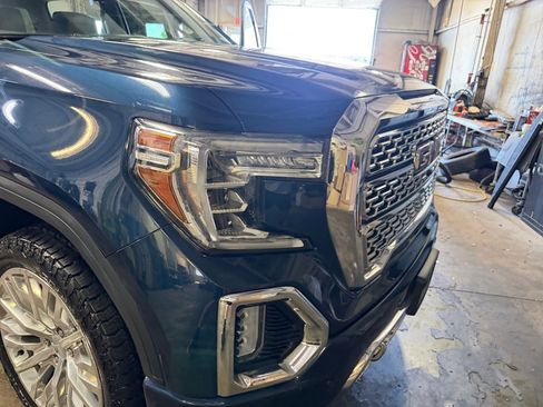 Used 2019 GMC Sierra 1500 Denali w/ Denali Ultimate Package AWD/4WD image 27
