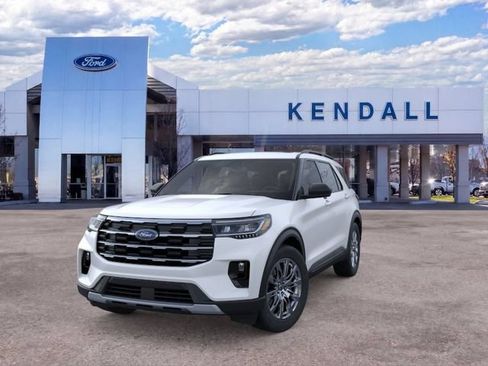 Used 2026 Ford Explorer Active w/ Active Comfort Package AWD/4WD image 2