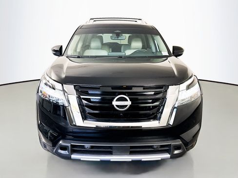 Used 2023 Nissan Pathfinder SL w/ SL Premium Package image 2