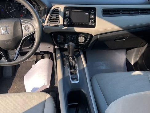 Used 2021 Honda HR-V LX image 27