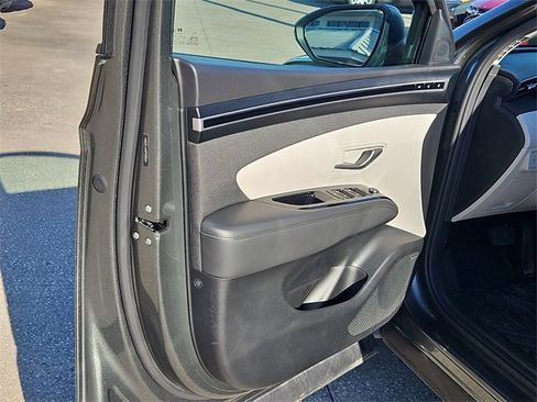 Used 2023 Hyundai Tucson Limited image 17