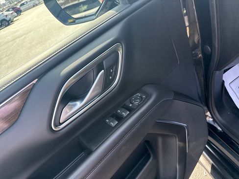 Used 2022 GMC Yukon XL SLE image 14