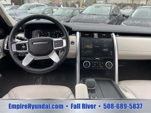 Used 2025 Land Rover Discovery S AWD/4WD image 13