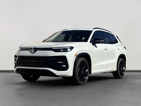 New 2026 Volkswagen Tiguan SE R-Line image 1