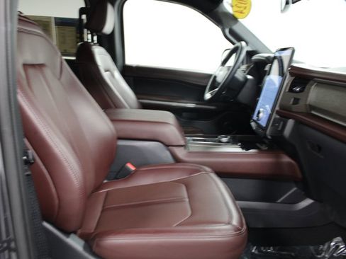 Used 2024 Ford Expedition Limited image 28