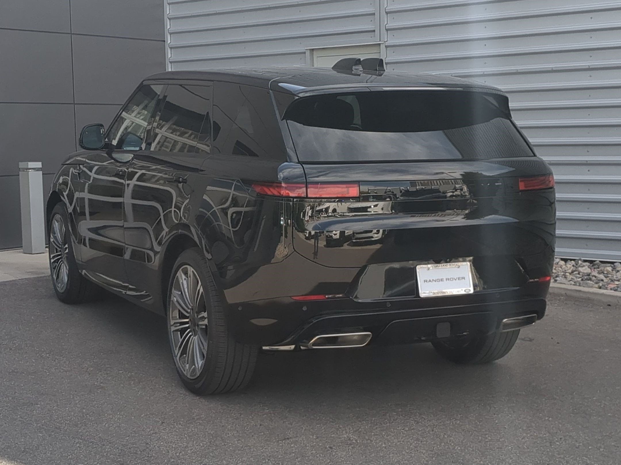 New 2026 Land Rover Range Rover Sport Dynamic SE AWD/4WD image 7