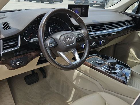 Used 2018 Audi Q7 3.0T Premium AWD/4WD image 24