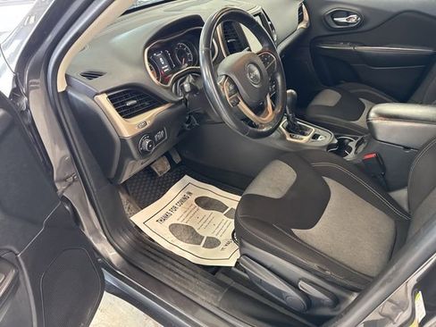 Used 2014 Jeep Cherokee Altitude w/ Cold Weather Group image 14