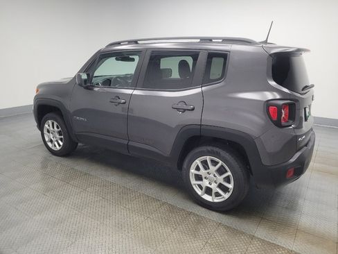 Used 2019 Jeep Renegade Latitude AWD/4WD image 3