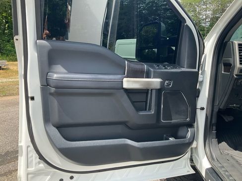 Used 2021 Ford F250 Lariat w/ Lariat Ultimate Package AWD/4WD image 17