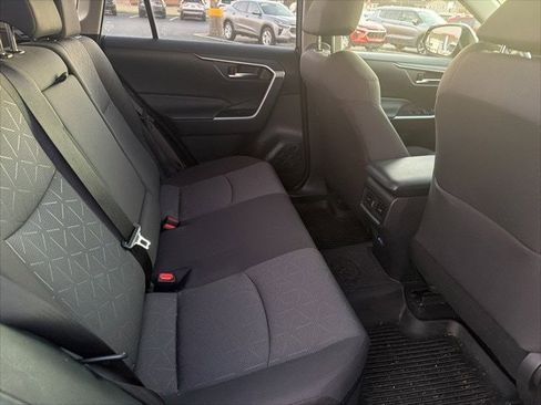 Used 2022 Toyota RAV4 XLE image 11