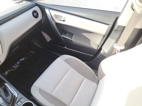 Used 2017 Toyota Corolla LE image 11
