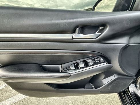 Used 2023 Nissan Altima 2.5 SR w/ SR Premium Package image 22