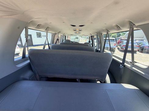 Used 2006 Ford E-350 and Econoline 350 XL RWD image 38