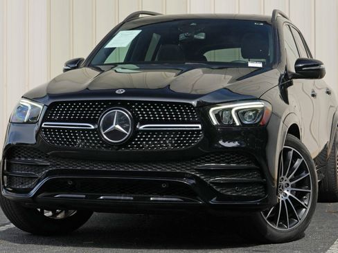 Used 2022 Mercedes-Benz GLE 350 w/ AMG Line Exterior image 3