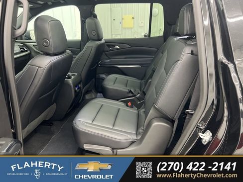 Used 2025 Chevrolet Traverse LT w/ Sun and Wheel Package FWD image 11