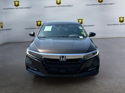 Used 2018 Honda Accord Touring image 8