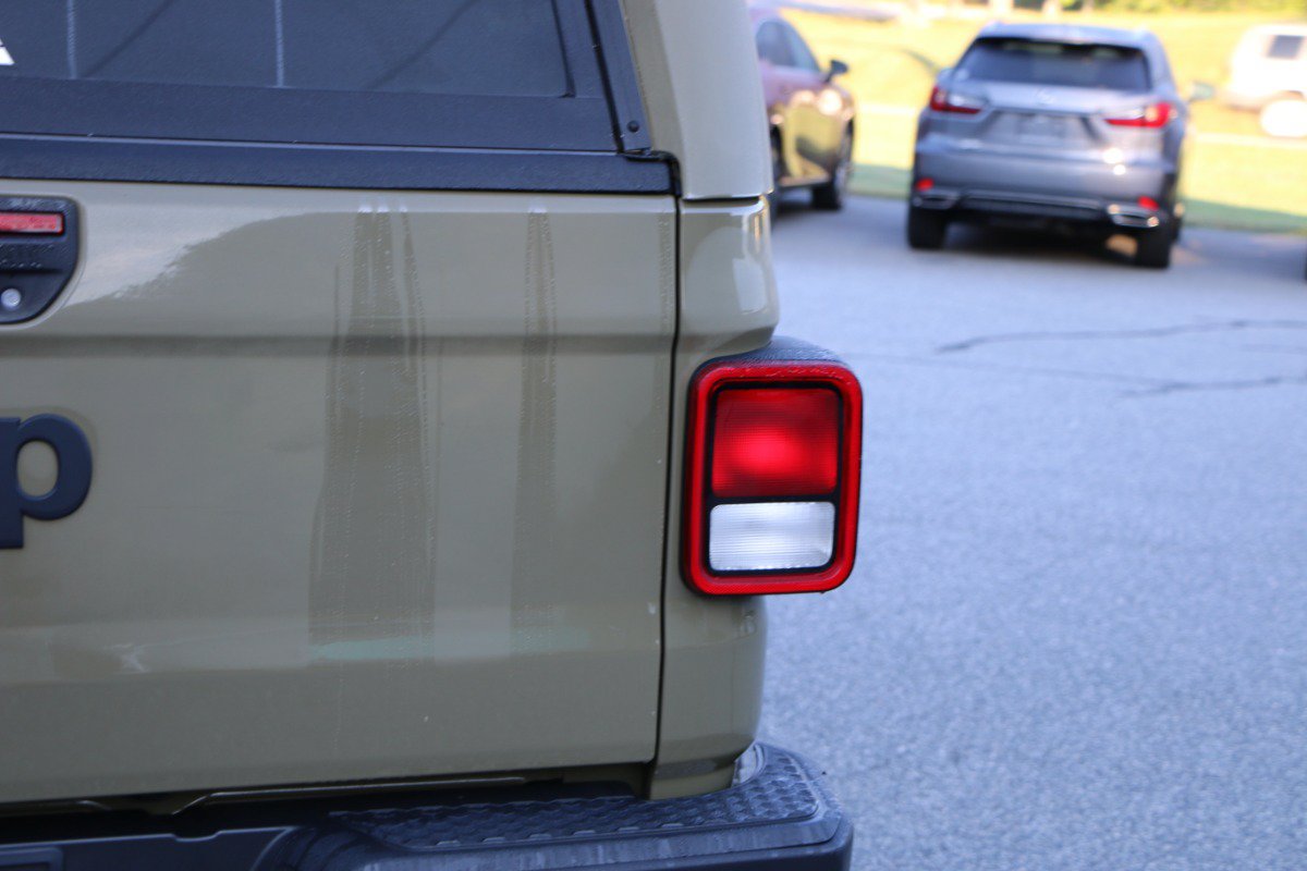 Used 2025 Jeep Gladiator Sport AWD/4WD image 7
