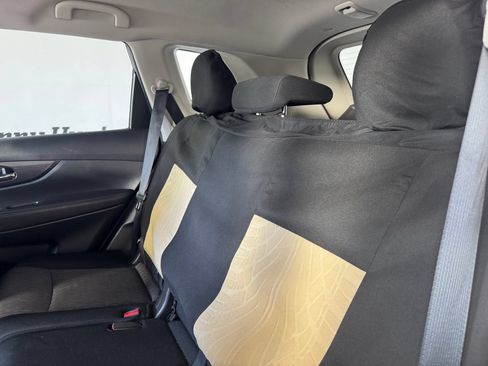 Used 2019 Nissan Rogue S w/ Special Edition Package FWD image 11