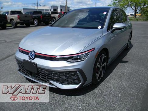 Used 2025 Volkswagen GTI SE FWD image 5