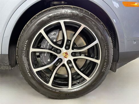 Certified 2026 Porsche Cayenne AWD/4WD image 14