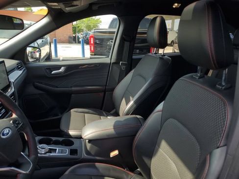 Used 2023 Ford Escape ST-Line w/ Tech Pack #1 AWD/4WD image 8