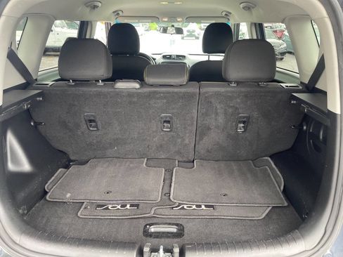 Used 2016 Kia Soul + FWD image 24