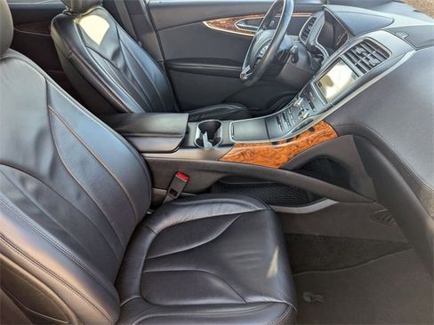 Used 2017 Lincoln MKX Select w/ Select Plus Package image 32