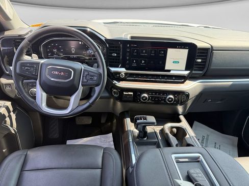 Used 2022 GMC Sierra 1500 SLT w/ SLT Premium Plus Package AWD/4WD image 24