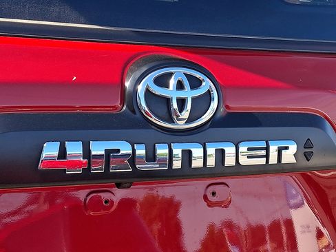 Used 2024 Toyota 4Runner TRD Off-Road Premium image 33