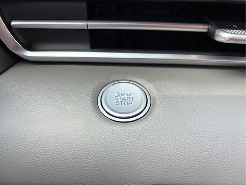Certified 2025 Hyundai Elantra Sport FWD image 29