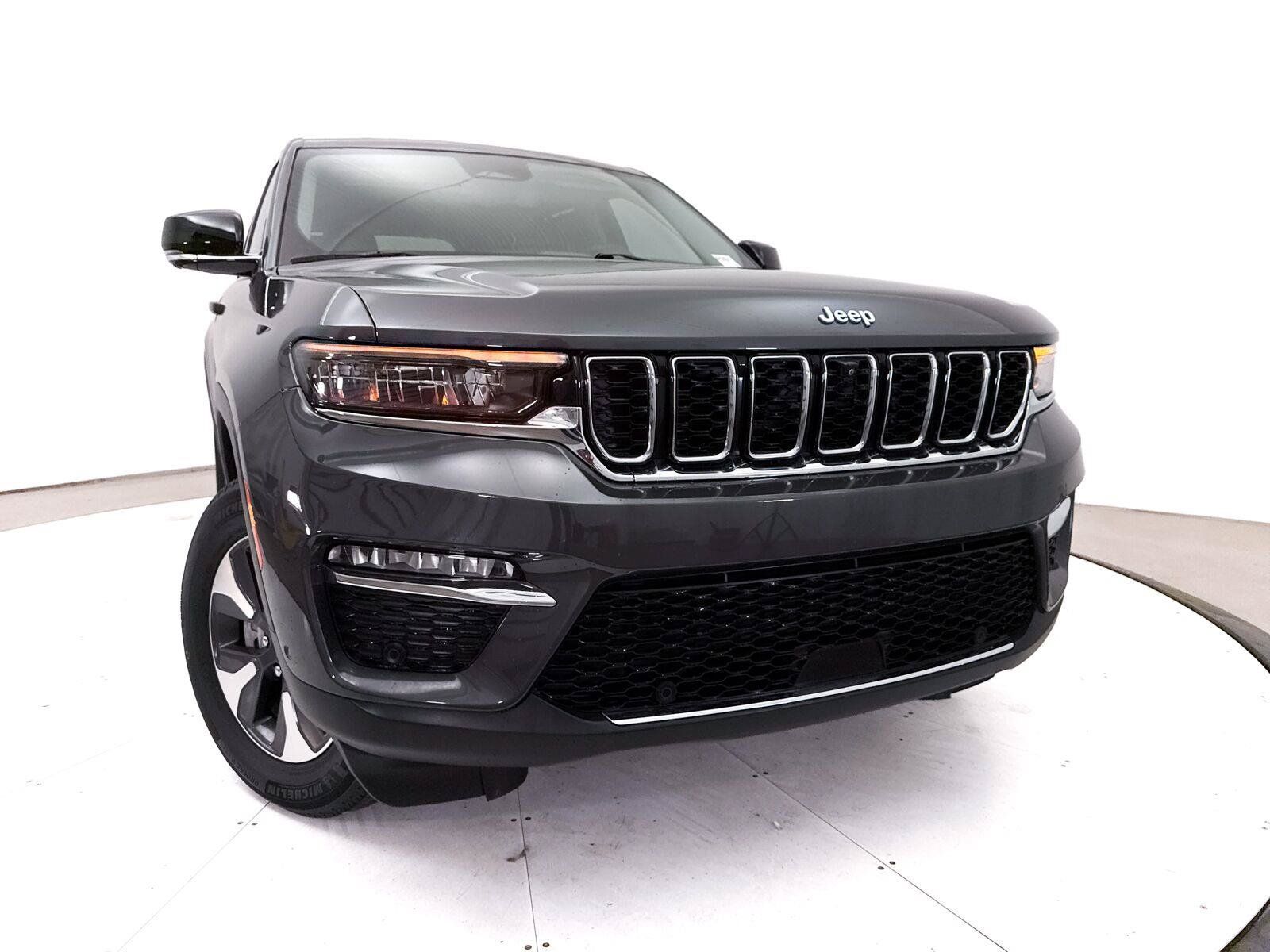 Used 2022 Jeep Grand Cherokee Limited 4xe w/ Luxury Tech Group II AWD/4WD image 8