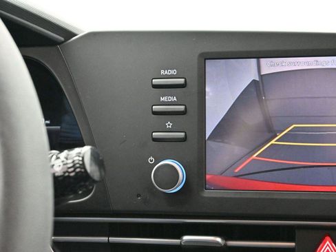 Used 2023 Hyundai Elantra SEL image 20