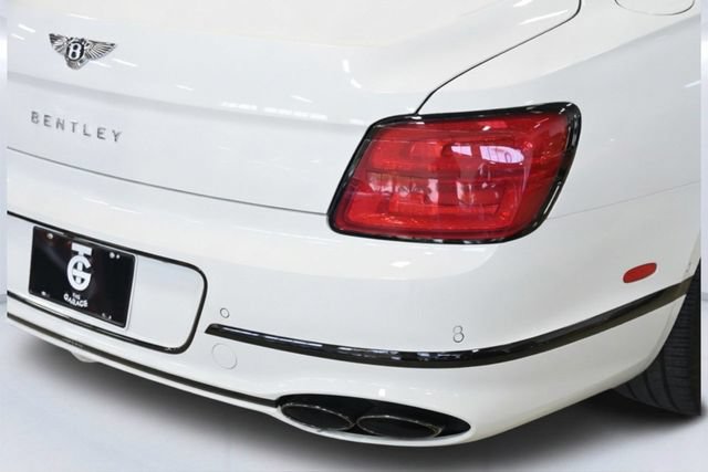 Used 2024 Bentley Flying Spur V8 AWD/4WD image 11