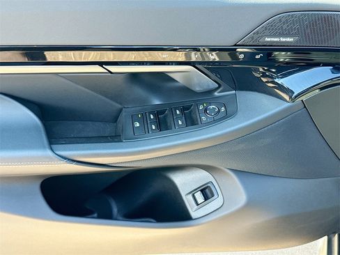 Used 2024 BMW 530i image 19