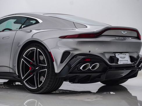 Used 2025 Aston Martin V8 Vantage Coupe RWD image 11