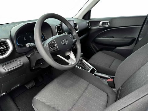 New 2025 Hyundai Venue SE image 14