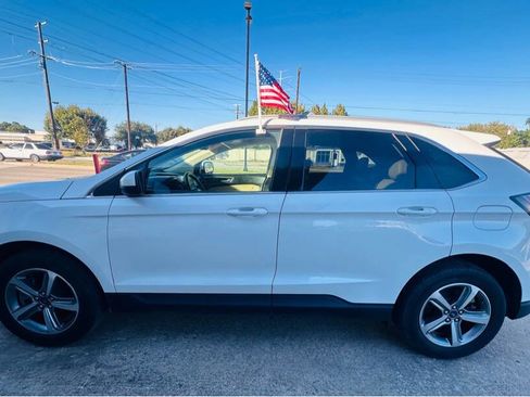 Used 2022 Ford Edge SEL w/ Convenience Package image 2